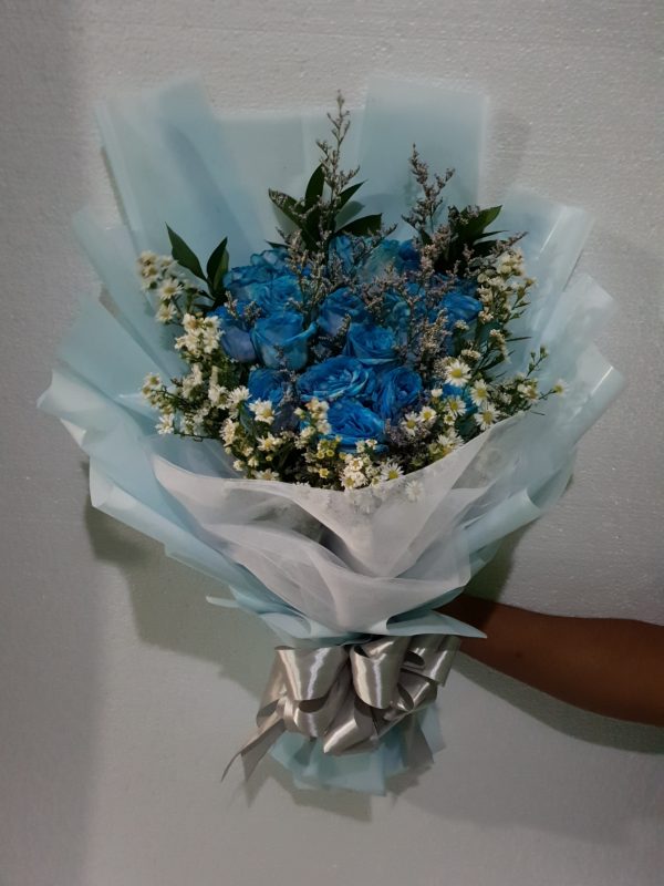 handbouqet mawar biru